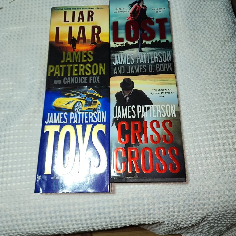 JAMES PATTERSON EUC 4 BOOK LOT SET.